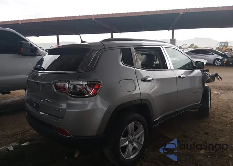 2022 Jeep Compass Latitude 4X4 from USA, damaged, VIN 3C4NJDBB0NT233072